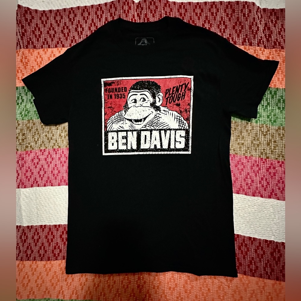 Small BEN DAVIS T-shirt